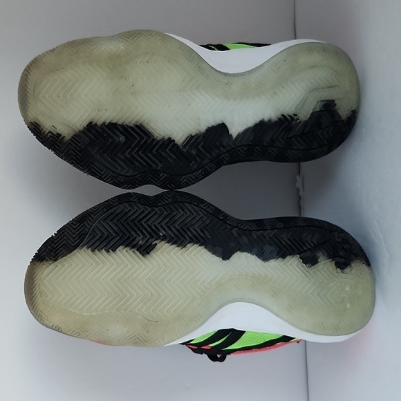 Adidas Dame 6 sneakers - Picture 6 of 7